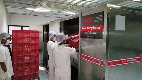 IKE technical director visits food processing factory in the Middle East