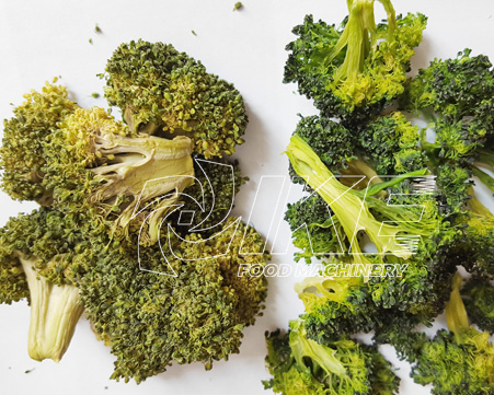 How to dry fresh broccoli while maintaining its original color?