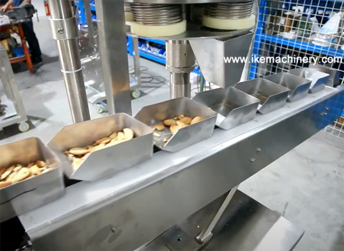 Small biscuit packing machine for cookie packaging